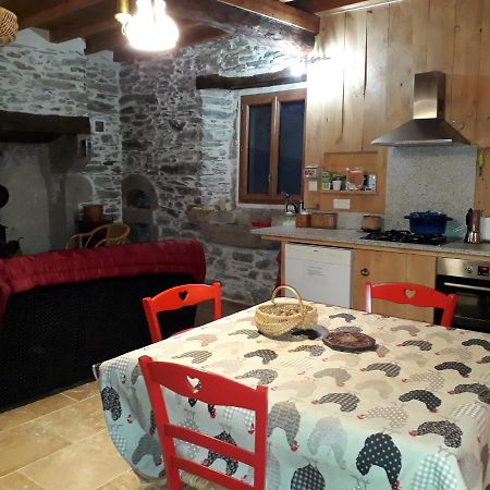 Les Ecuries De La Sabatarie Hotell Cambounes Exteriör bild