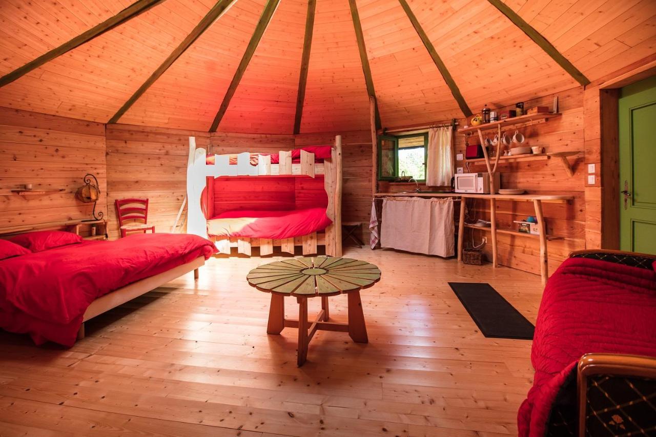 Les Ecuries De La Sabatarie Hotell Cambounes Exteriör bild