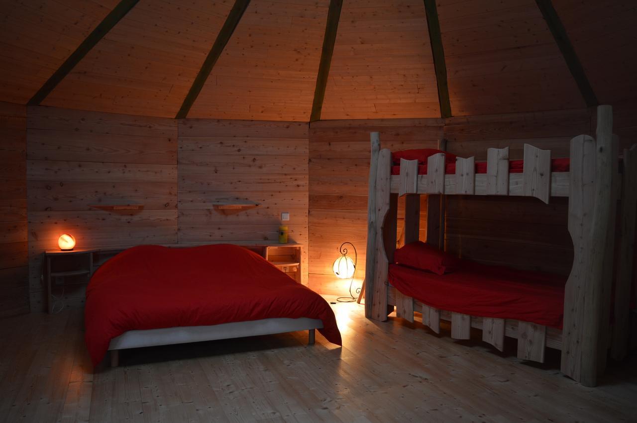 Les Ecuries De La Sabatarie Hotell Cambounes Exteriör bild